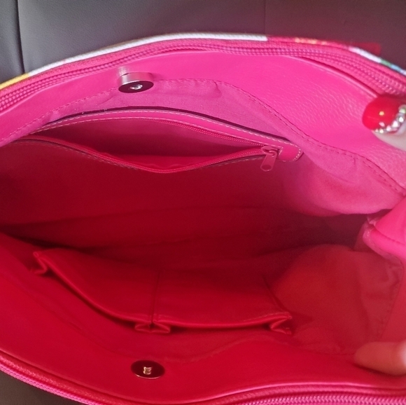 Floral multicolored and pink medium size purse - Picture 7 of 9